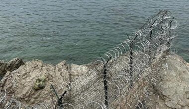 Morocco starts militarising its border and installing barbed wire