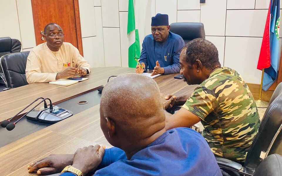 Defence minister meets protesting military veterans, promises improved pension package