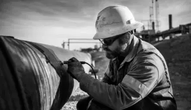Chevron stock holds above $205 after Angola discovery