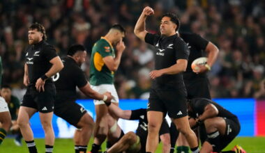 New Zealand beats South Africa 33-16 at Ellis Park to take a 1-0 series lead