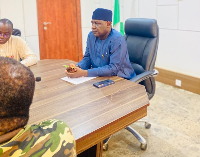 Defence minister meets protesting military veterans