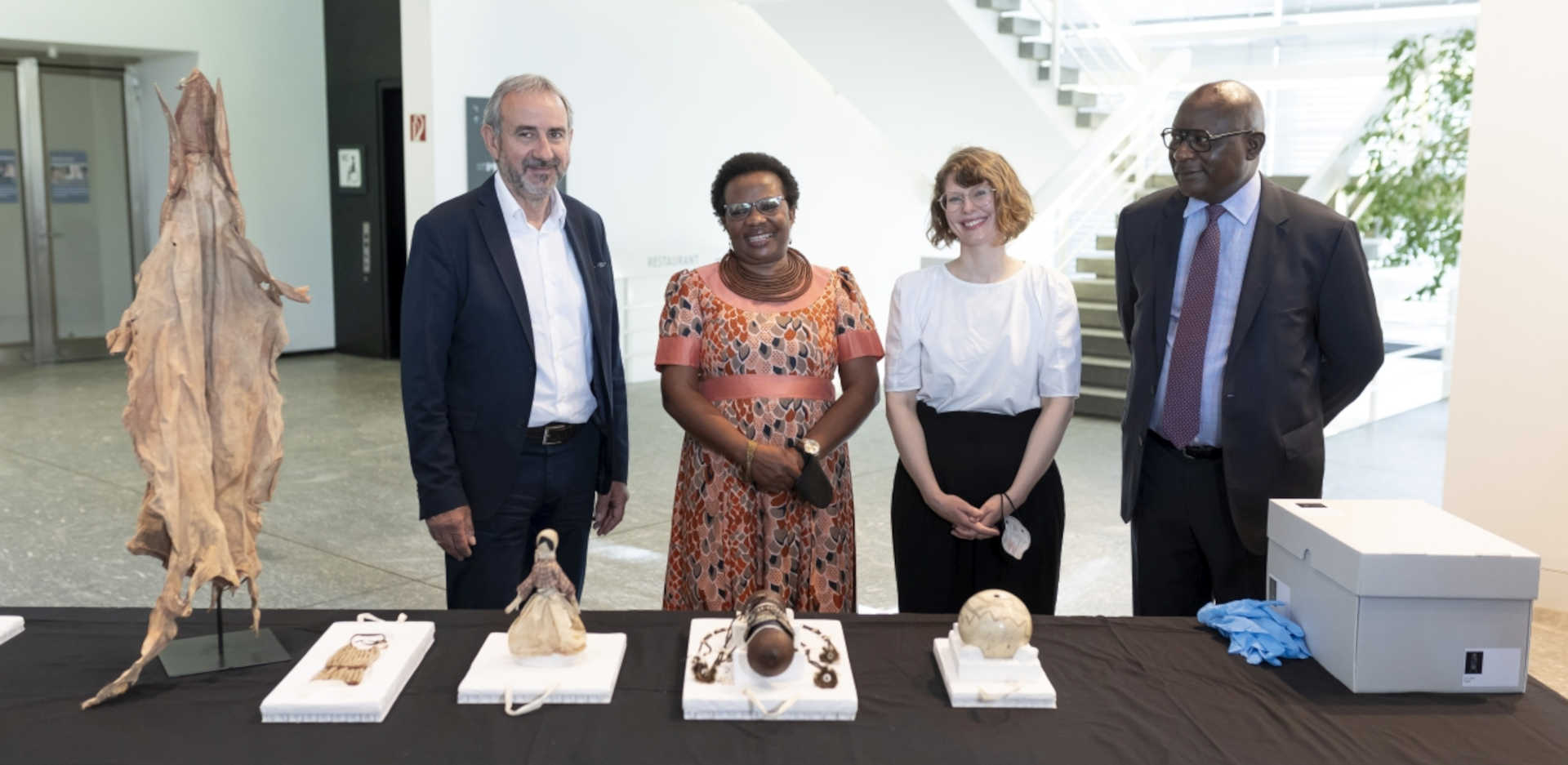 23 Objekte des Ethnologischen Museums reisen nach Namibia