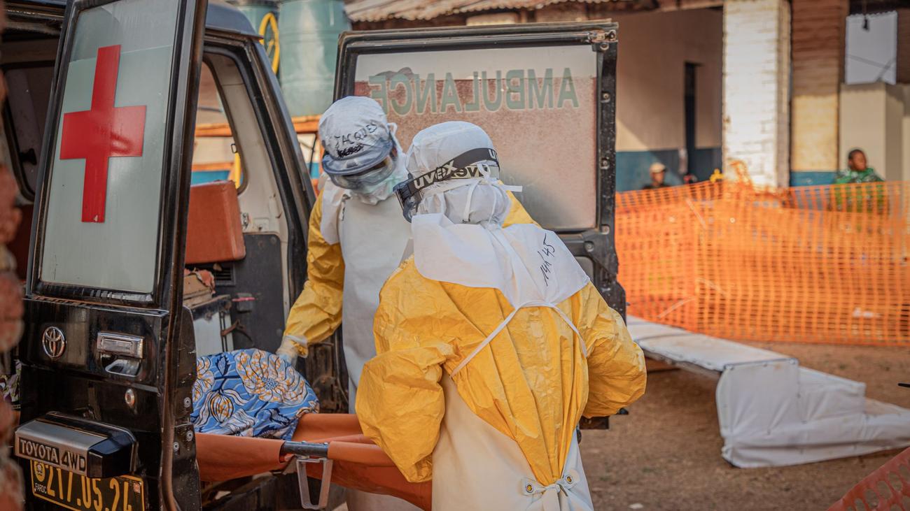 Hochgefährliche Krankheit: Ebola-Zentrum im Kongo von Anwohnern niedergebrannt