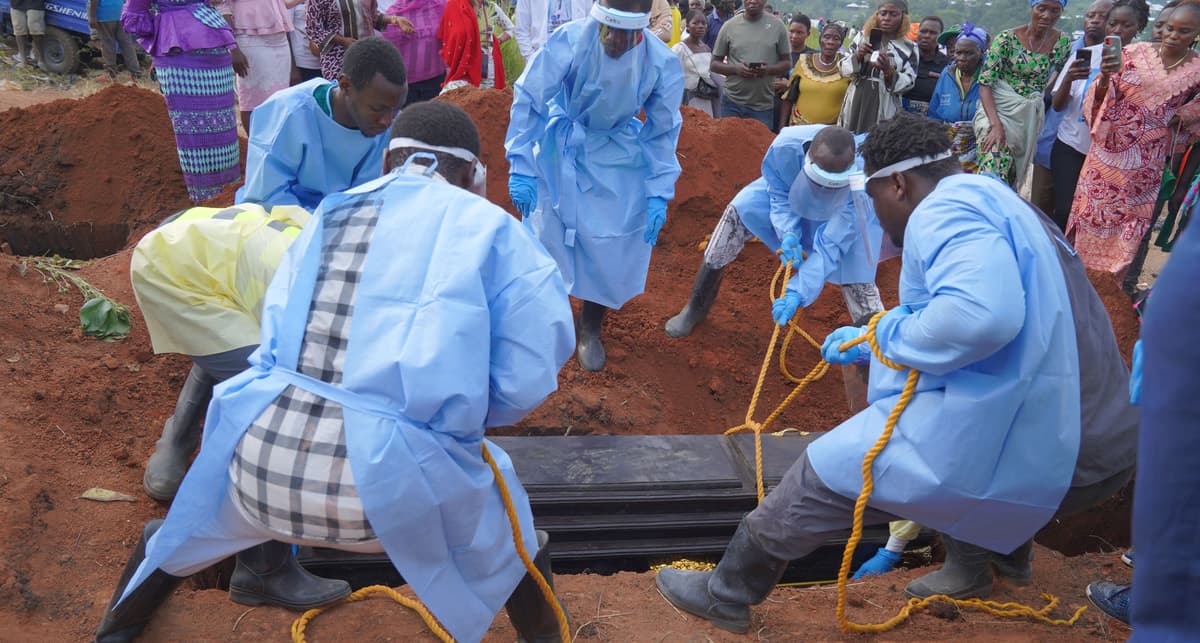 Ebola: Ausbreitungsgeschwindigkeit besorgt Weltgesundheitsorganisation – News – Deutsches Ärzteblatt