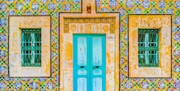 Kunstvoll verzierte Türen gehören zu den beliebtesten Fotomotiven in der Altstadt von Hammamet.