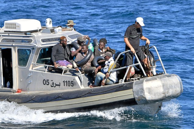 Für die Bestimmung des Ausschiffungsortes von Bootsflüchtlingen ist die jeweils zuständige Seenotleitstelle verantwortlich. Seit der Einrichtung einer solchen in Tunis ist dies immer häufiger Tunesien.