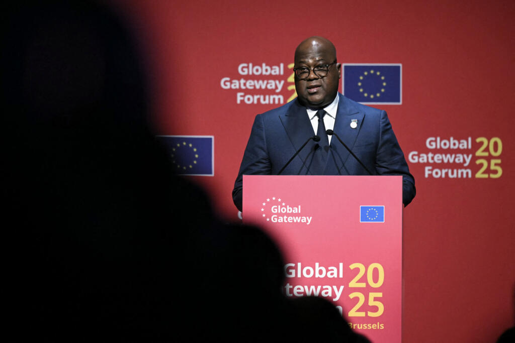 Le président de la République démocratique du Congo, Félix Tshisekedi, s'adressant au public lors du Global Gateway Forum 2025 au Square - Brussels Meeting Centre, à Bruxelles, le 9 octobre 2025.