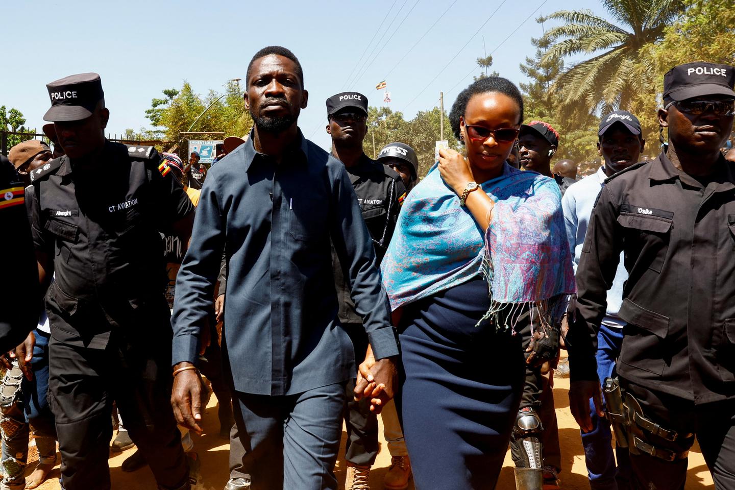 En Ouganda, l’opposant Bobi Wine dénonce l’agression de sa femme par des soldats