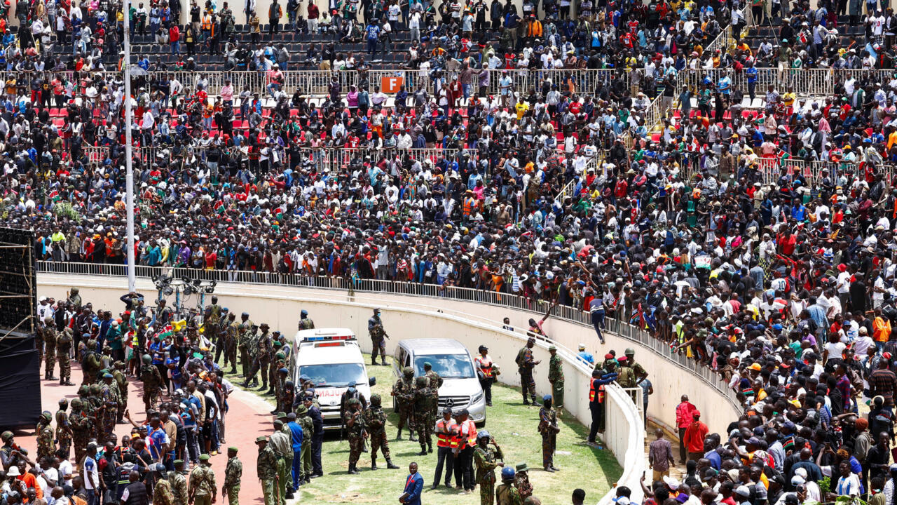 Kenya : deux morts et plusieurs blessés dans une bousculade aux funérailles de l'opposant Odinga