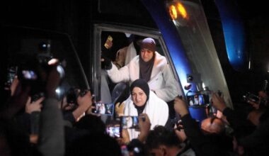 Émus aux larmes, de premiers Palestiniens de Gaza rentrent d’Égypte : « une lueur d’espoir »