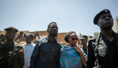 En Ouganda, la traque vengeresse de l’opposant Bobi Wine, symbole de la répression du pouvoir