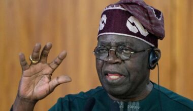 Le président du Nigeria ordonne le déploiement de l'armée après le massacre de 162 personnes