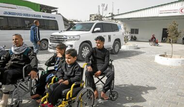 Des Palestiniens quittent Gaza pour se faire soigner en Égypte après la réouverture partielle de Rafah