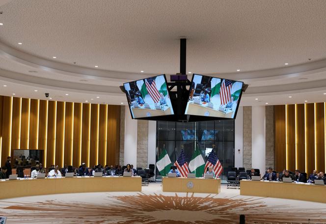 Des responsables nigérians et américains, au bureau du conseiller à la sécurité nationale à Abuja (Nigeria), le 22 janvier 2026.