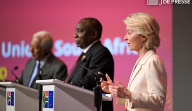 À la veille du rendez-vous de Luanda, la présidente de la Commission européenne, Ursula von der Leyen, et le président du Conseil européen, António Costa, étaient présents en Afrique du sud pour le sommet du G20 - Crédits : Dati Bendo / Commission européenne