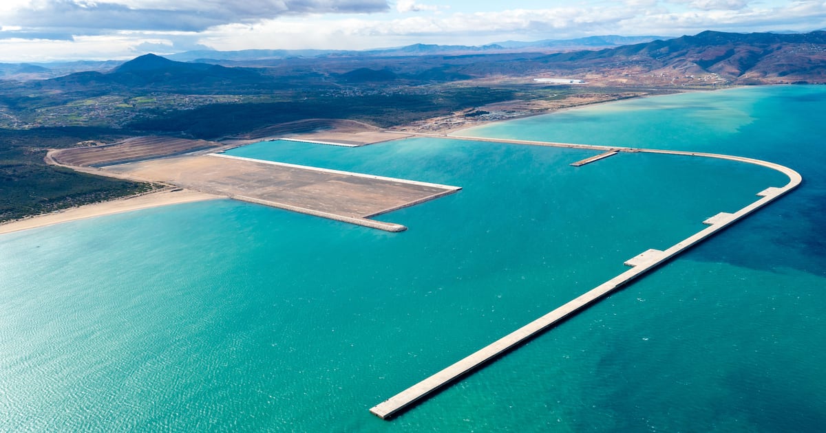 Infrastructures gazières: le gouvernement suspend l’appel d’offres du terminal GNL de Nador West Med