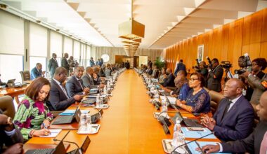 Côte d’Ivoire : le gouvernement rejette fermement les accusations du général Tiani contre le Président Ouattara