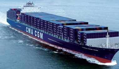 La compagnie maritime française CMA CGM annonce une hausse de la surtaxe de récupération opérationnelle sur les liaisons d’Europe vers l’Afrique occidentale