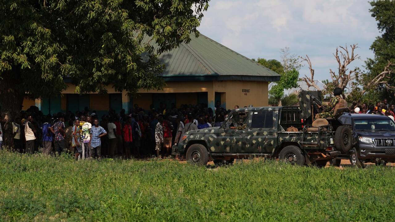 Au Nigeria, des hommes armés ont tué une soixantaine de personnes