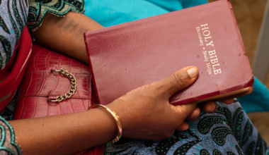 Nigeria : des hommes armés attaquent une église et un poste de police