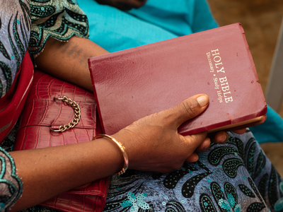 Nigeria : des hommes armés attaquent une église et un poste de police