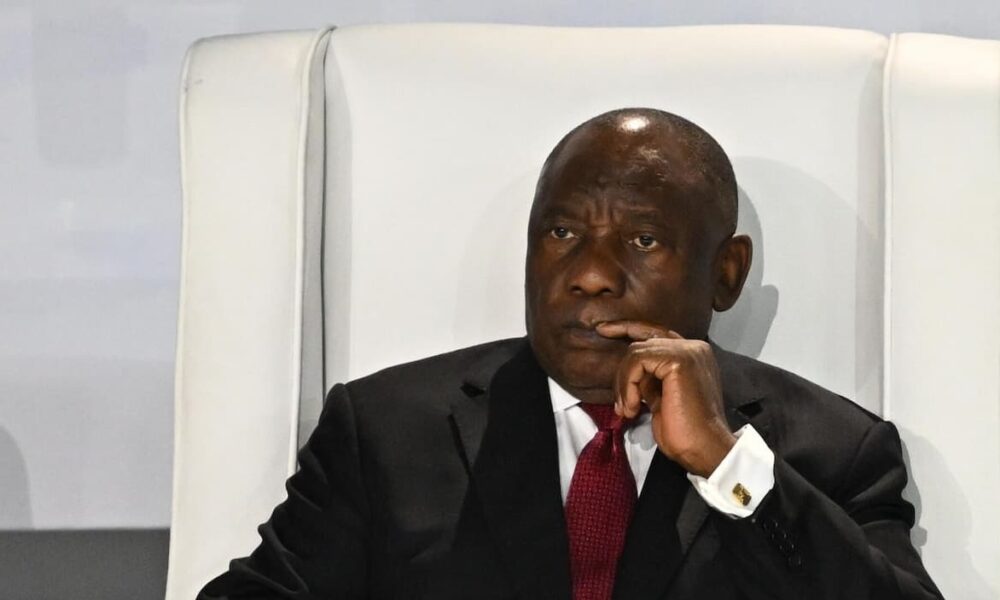 Afrique du Sud : Les 580 000 $ planqués par le président dans un canapé refont surface, attention...