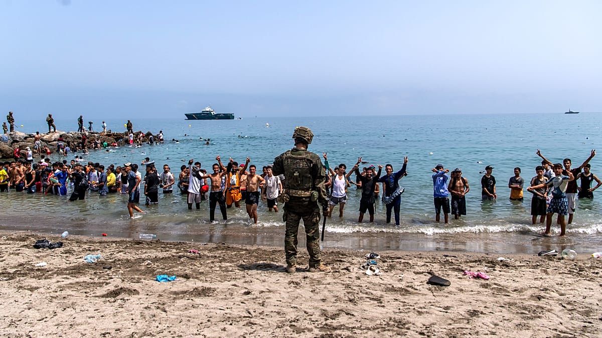 Après l'afflux record de migrants à Ceuta, l’Europe s'alarme et se divise