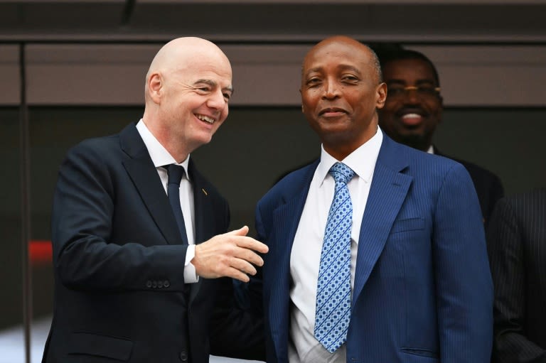 Crise à la Fifa: l'UEFA maintient la pression sur Infantino, l'Afrique le soutient