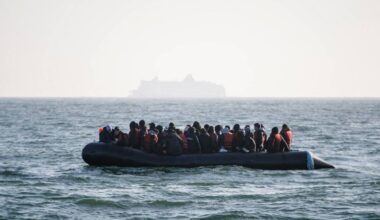 Tunisie : une embarcation avec 15 personnes en exil à bord dont une femme enceinte chavire en Méditerranée