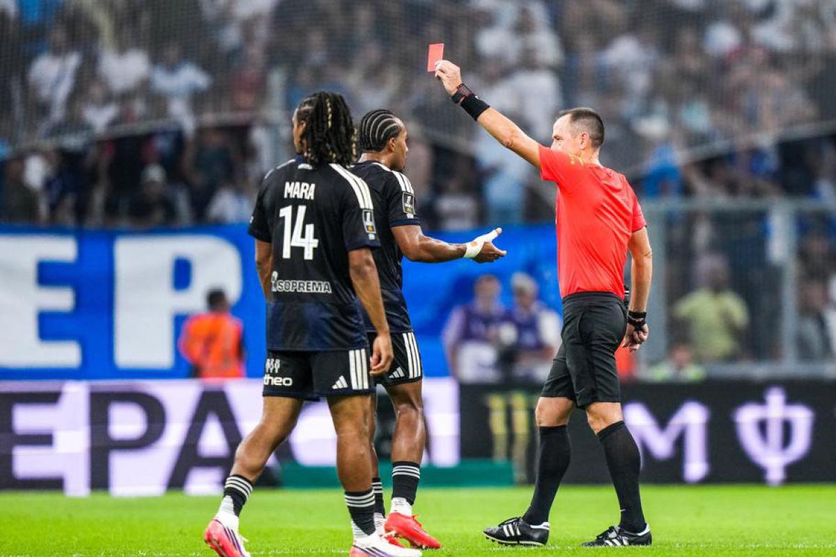 Un des plus jeunes effectifs d'Europe, des joueurs inexpérimentés en Ligue 1, Strasbourg est en quête de sagesse : « C'est une question de maturité »