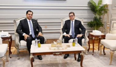 Le chef des renseignements égyptiens rencontre le général Saddam Haftar à Alamein