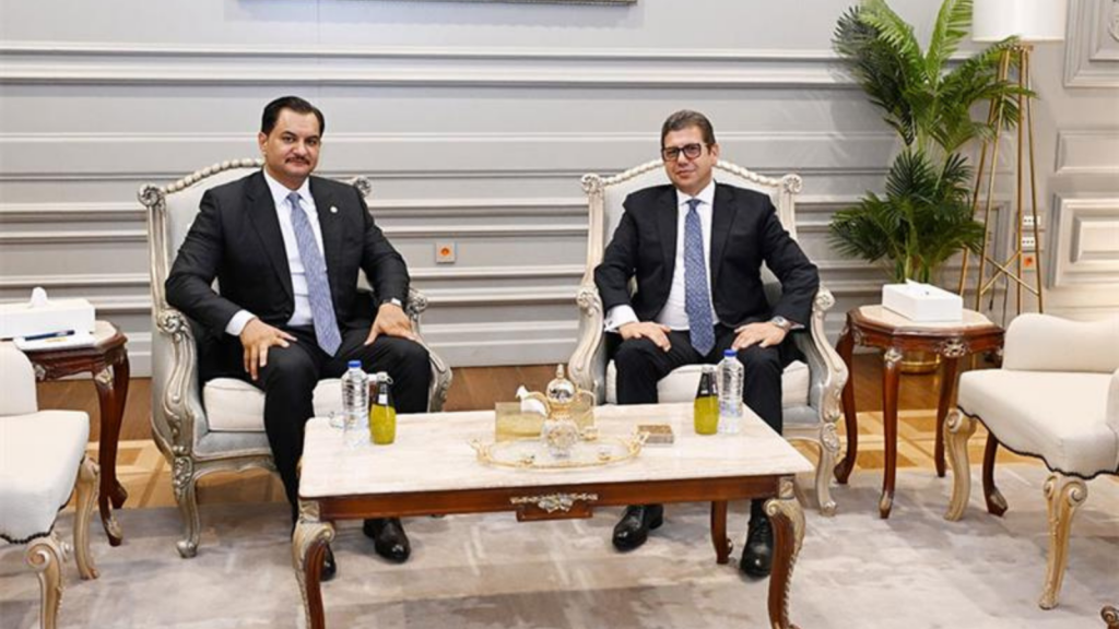 Le chef des renseignements égyptiens rencontre le général Saddam Haftar à Alamein