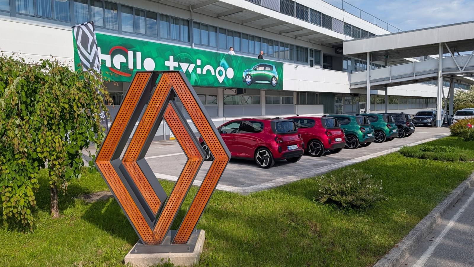 La Renault Twingo démarre très fort et talonne déjà le Tesla Model Y en Europe en juillet