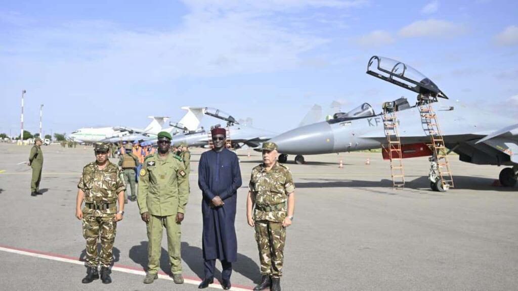 En déployant ses avions de combat au Niger, l'Algérie veut "prévenir d'éventuelles attaques"