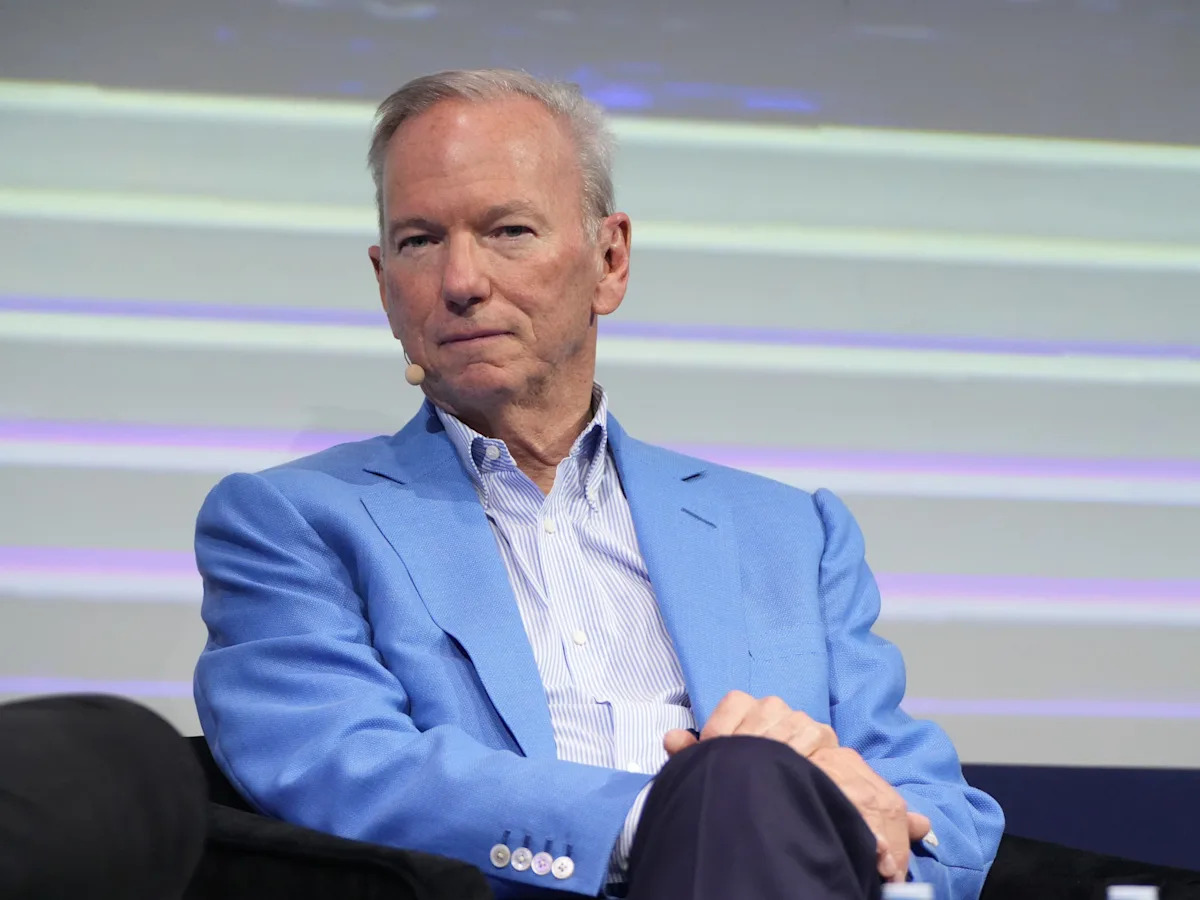 Arizona students boo former Google CEO Eric Schmidt as he talks about AI during graduation speech
