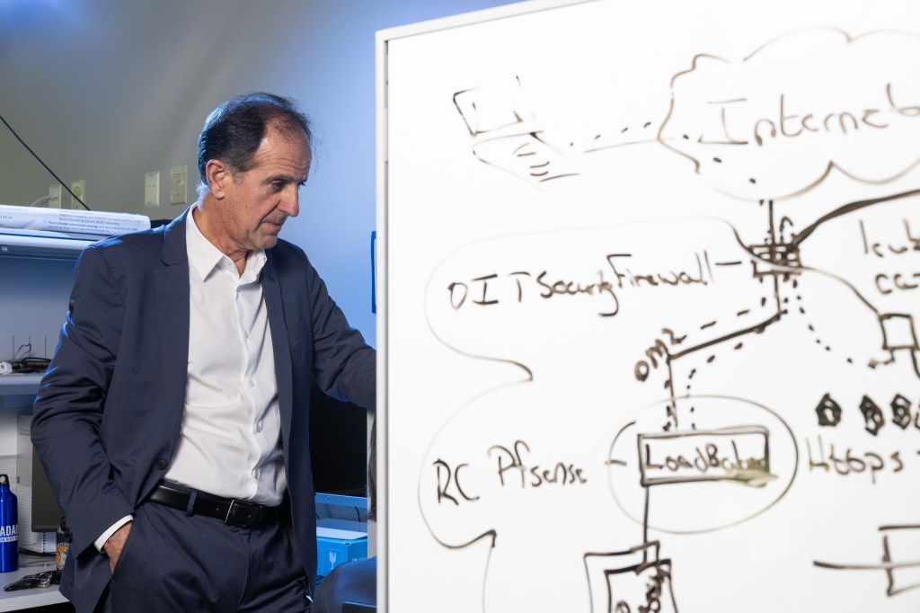 FAU researchers building robots that will work together
