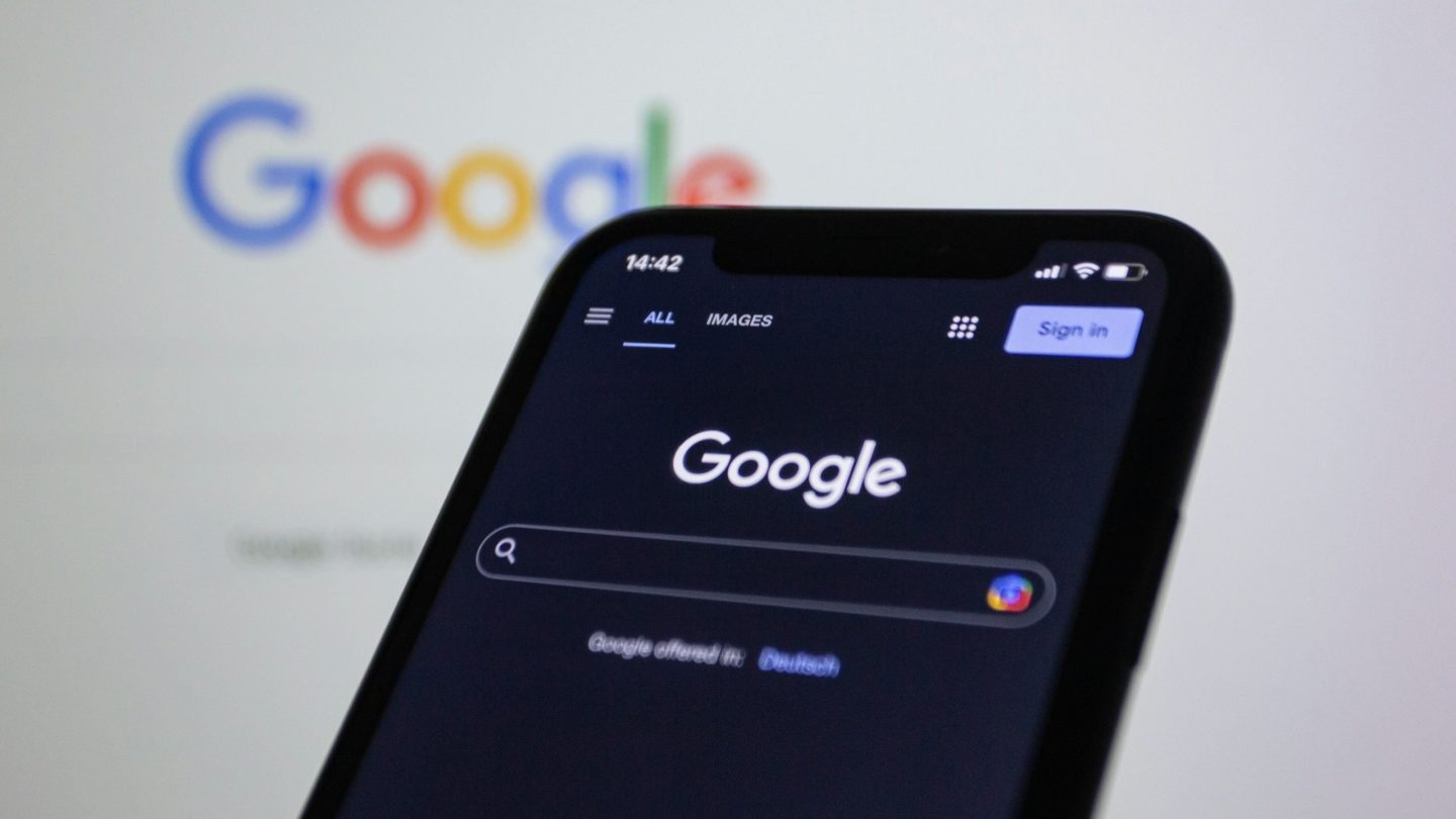 Google leads AI discovery as ChatGPT dominates LLM referrals