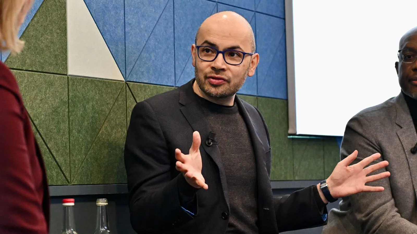 Demis Hassabis proposes a frontier AI standards body in the US through a public-private partnership. (Photo: X/@demishassabis)