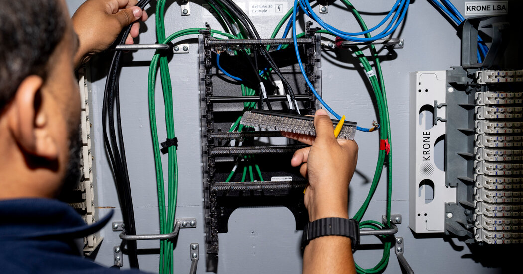 A.I. Companies Are Recruiting Electricians and Carpenters by the Thousands