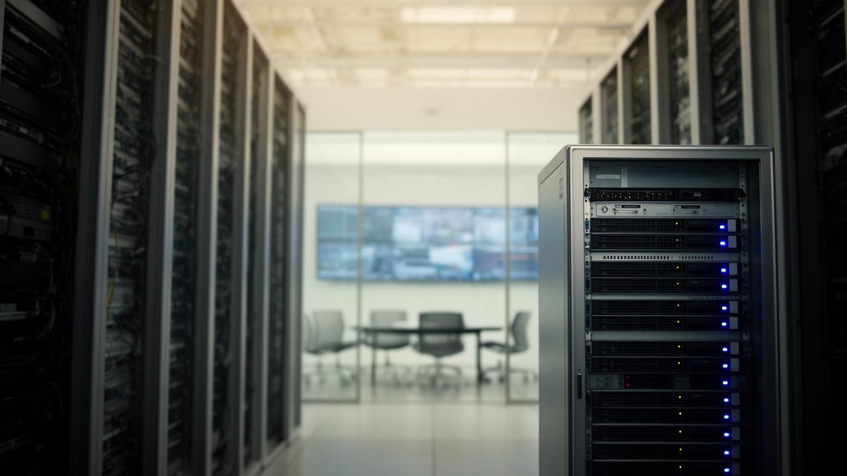 Brad Gerstner: Google’s AI Brain Drain Shows Capital Is Choosing Infrastructure Over Research — BigGo Finance