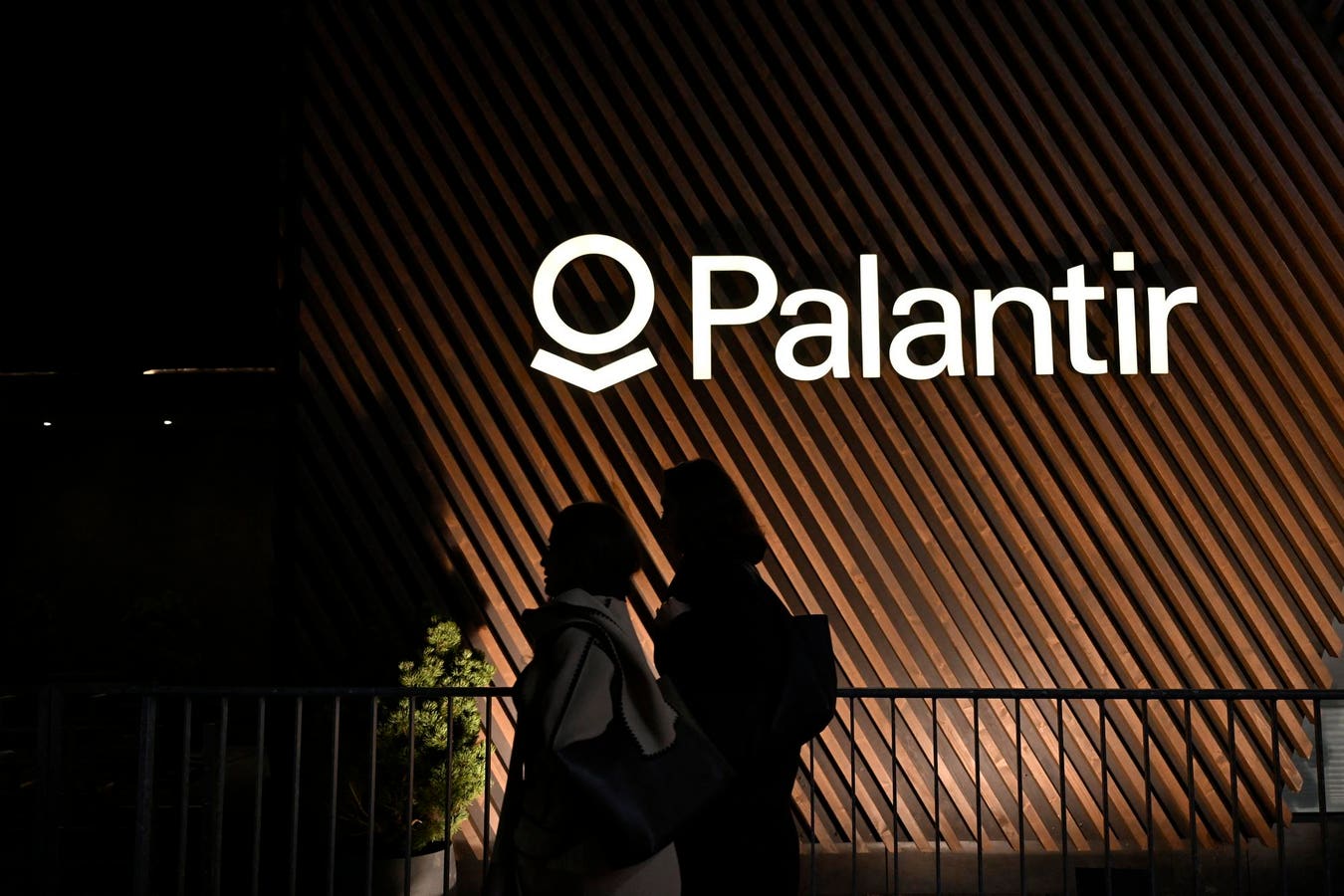 Palantir Leads AI Data Deal With USA Today Sparking A Newsroom Revolt