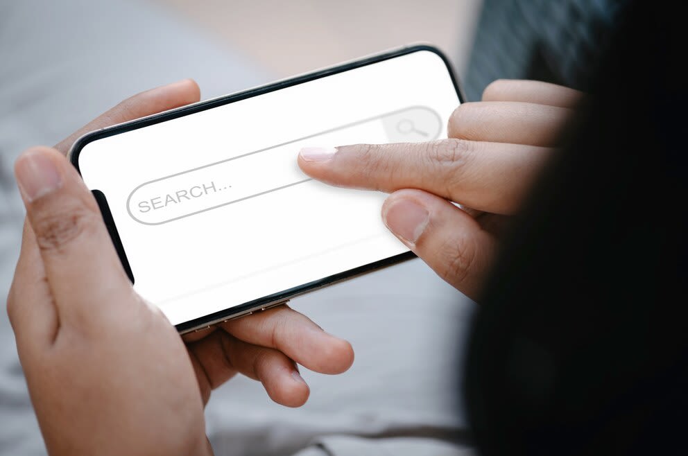 Google Replaces Search Button With AI Switch