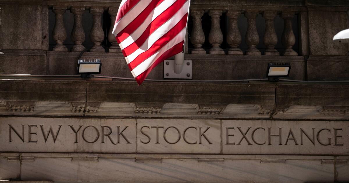 Sinking AI stocks pull Wall Street further from its record