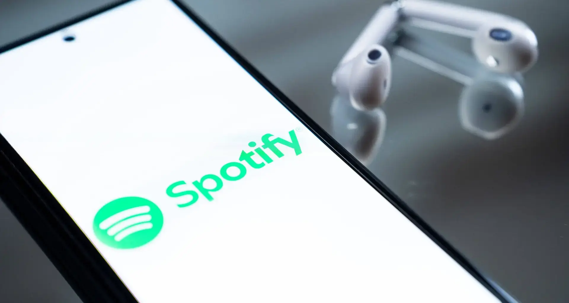 Identitätsmissbrauch im Streaming: Immer mehr KI-Musik