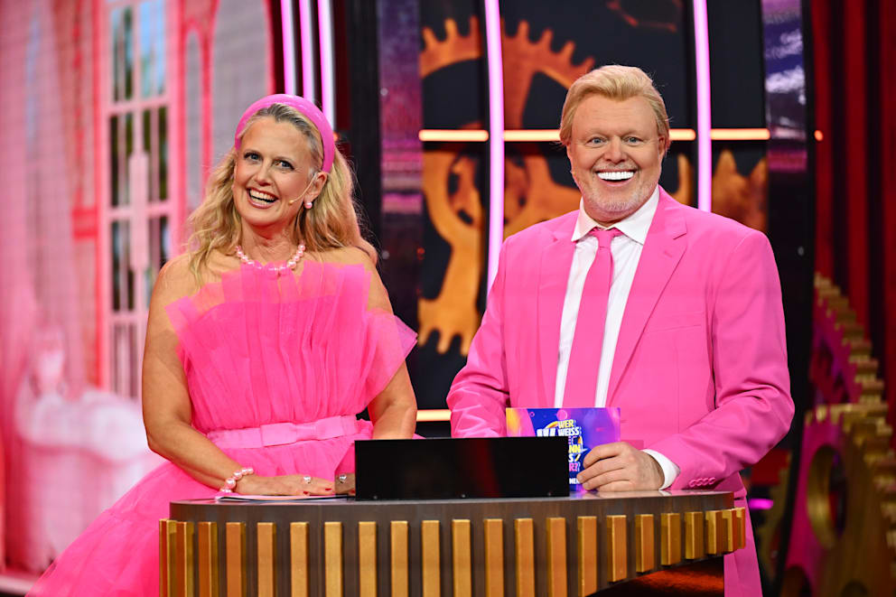 Gute-Laune-Team: Die neue RTL-Show „Wer weiß wie wann was war?“ mit Barbara Schöneberger und Stefan Raab (59) kam so gut an, dass sie im Herbst fortgesetzt wird