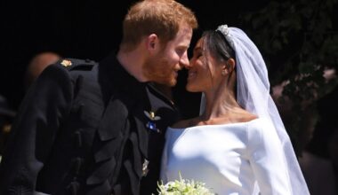 Samt heißem Kuss - Meghan zeigt geheime Hochzeitsfotos mit Harry - Kronen Zeitung