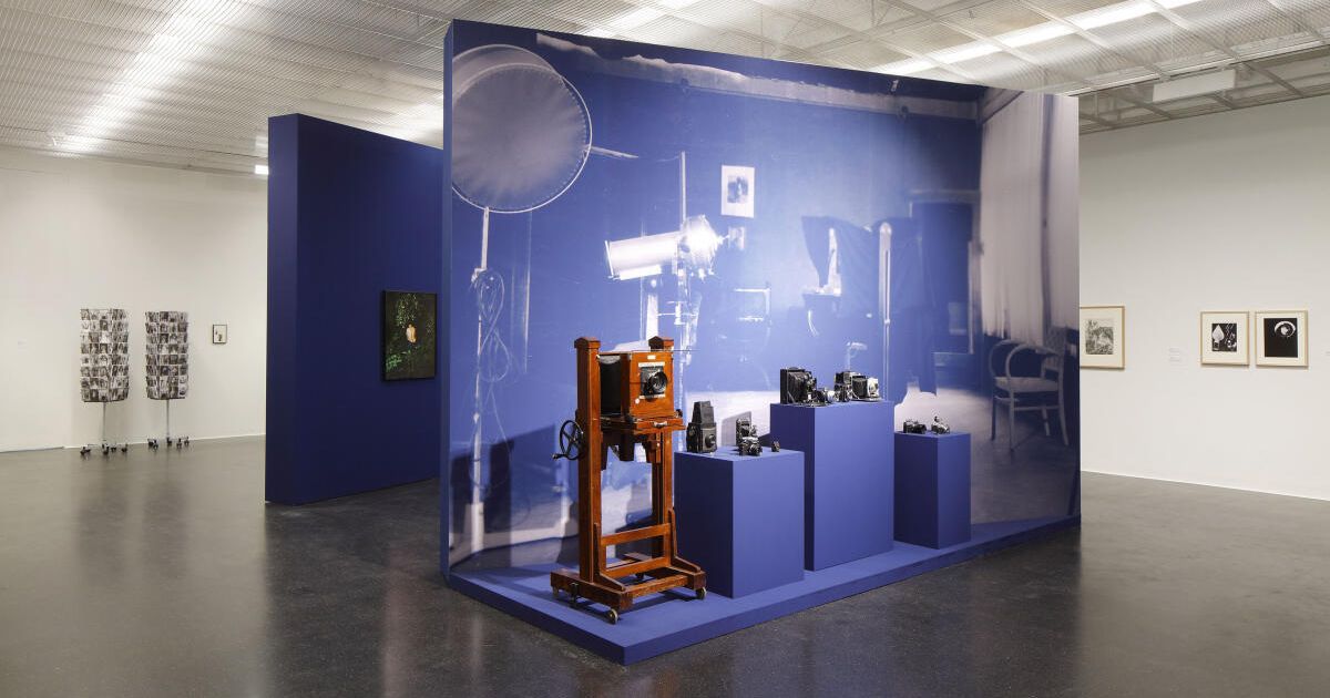 Lentos Linz mit einer Zeitreise durch 200 Jahre Fotografie