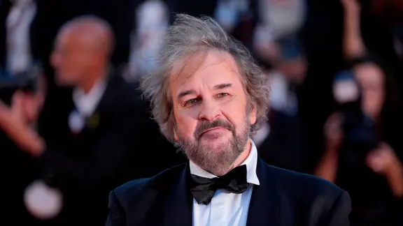 Regisseur Peter Jackson bei den Filmfestspielen in Cannes. | John Locher/Invision/dpa Regisseur Peter Jackson bei den Filmfestspielen in Cannes.