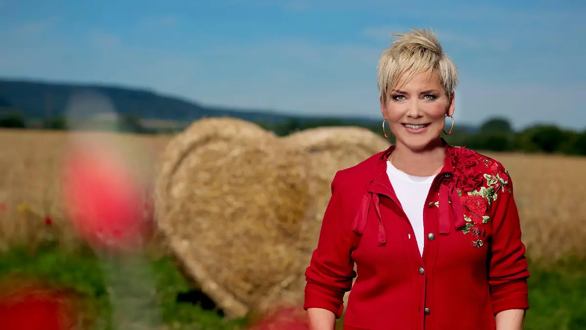 Moderatorin Inka Bause präsentiert die 20. Staffel von ‘Bauer sucht Frau’