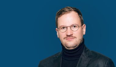 Ausladung von Peter Thiel: Warum die Wiener Festwochen einknicken – und die Theaterblase einfach nichts dazulernt